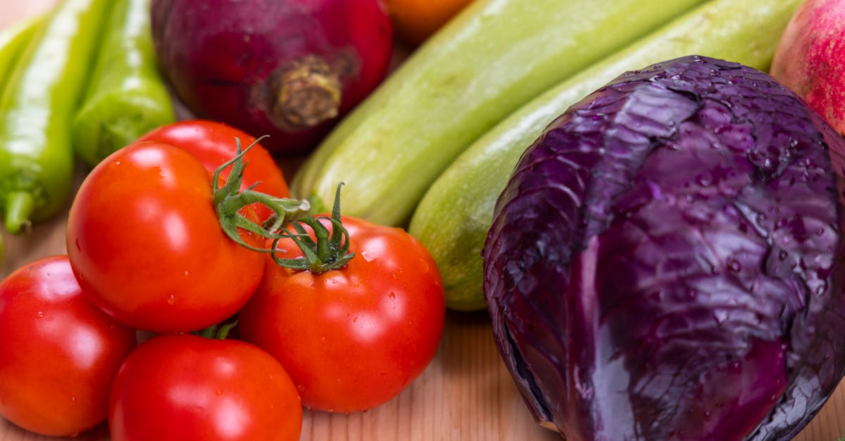 Food diary with balanced approach to calorie counting
